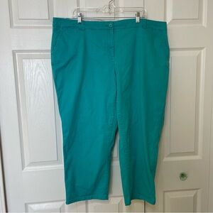 Crown and Ivy Women’s Plus Size 22 W Capri pants in aqua color signs of wear